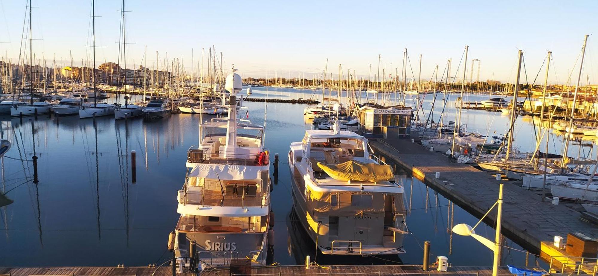 Appartement Grand Vue Panoramique Sur Le Port, Parking Prive Agde